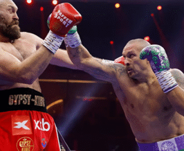 Oleksandr Usyk landed a jab against Tyson Fury